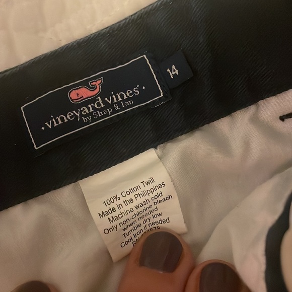 Vineyard Vines shorts 🐠 🐟 🎣 - Picture 2 of 3